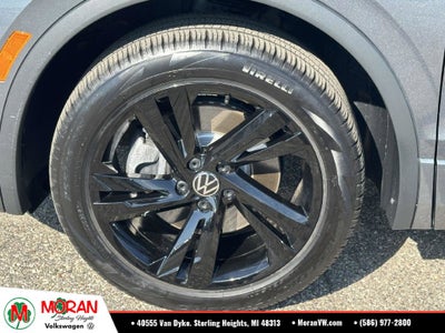 2024 Volkswagen Tiguan 2.0T SE R-Line Black